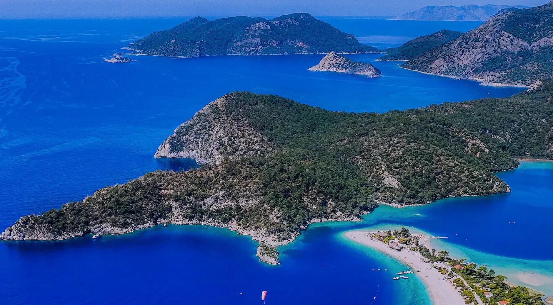 Breathe in the beauty of Fethiye-Ölüdeniz; Muğla's sparkling treasure. banner image