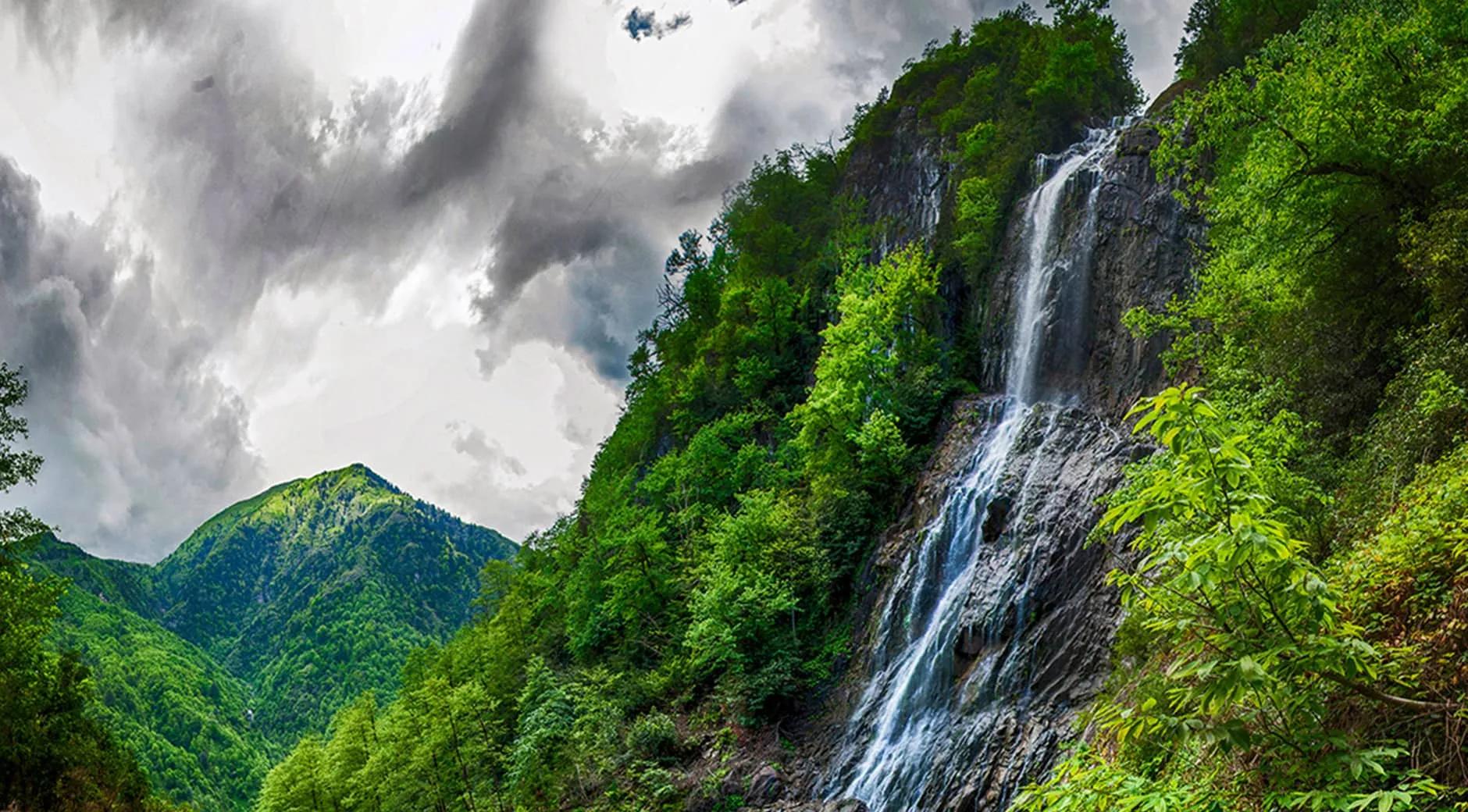 Arhavi Mençuna Waterfall's image