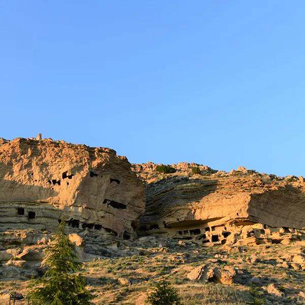 Manazan Caves