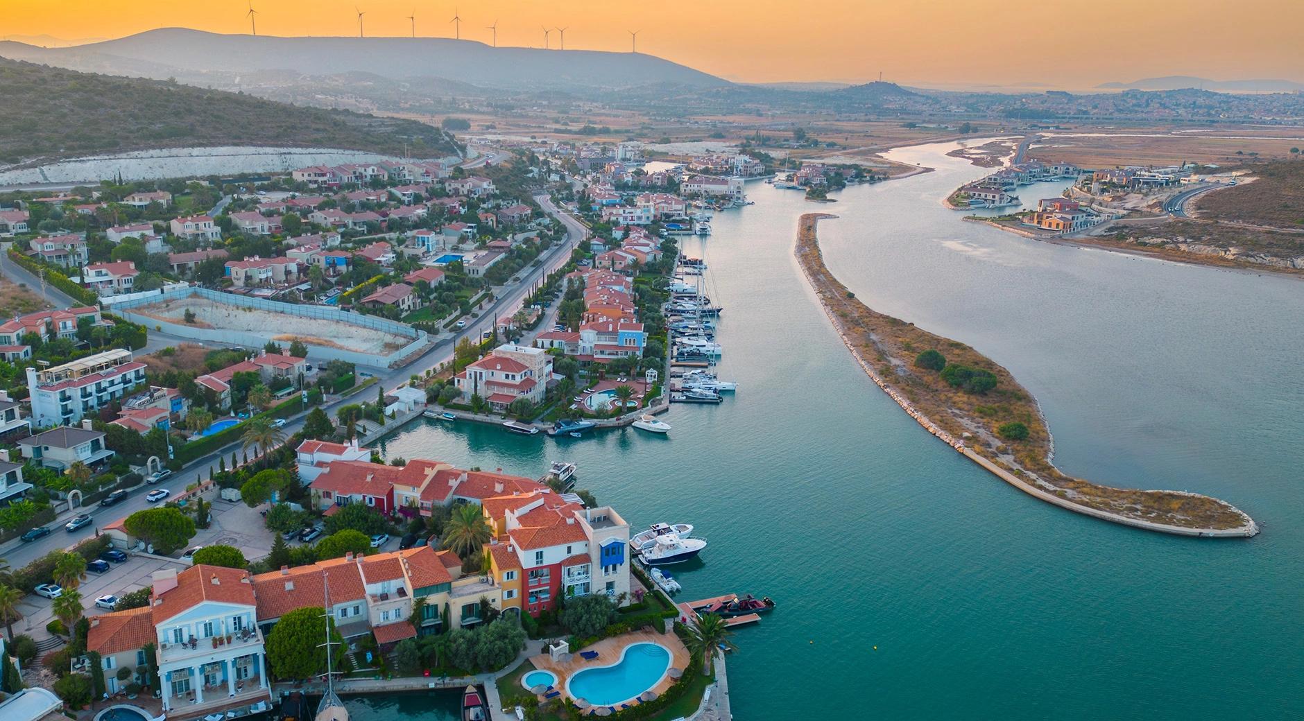 Alaçatı Port's image