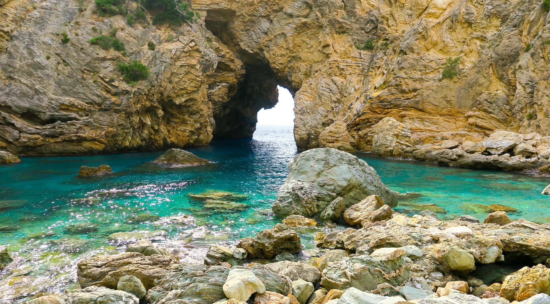 Delikli Cove's image