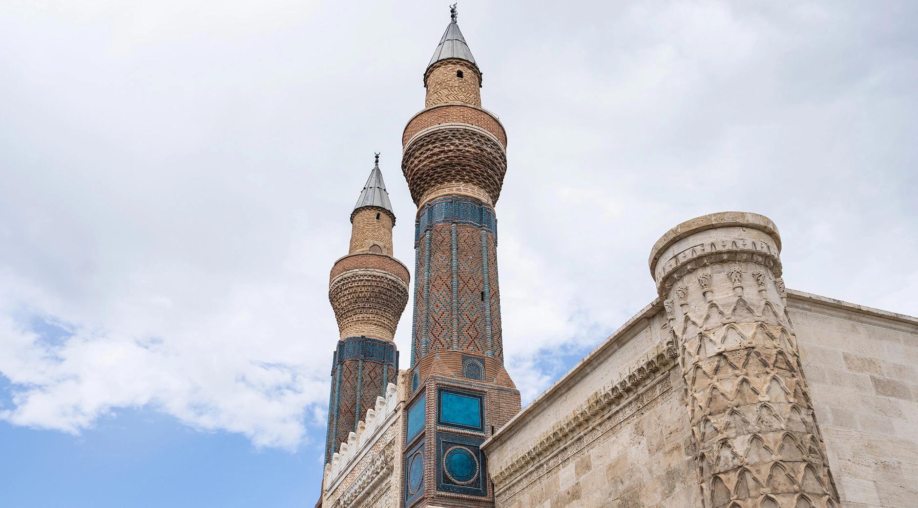 Gökmedrese Mosque's image