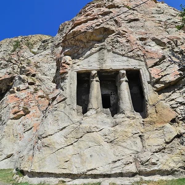 İskilip Rock Tombs