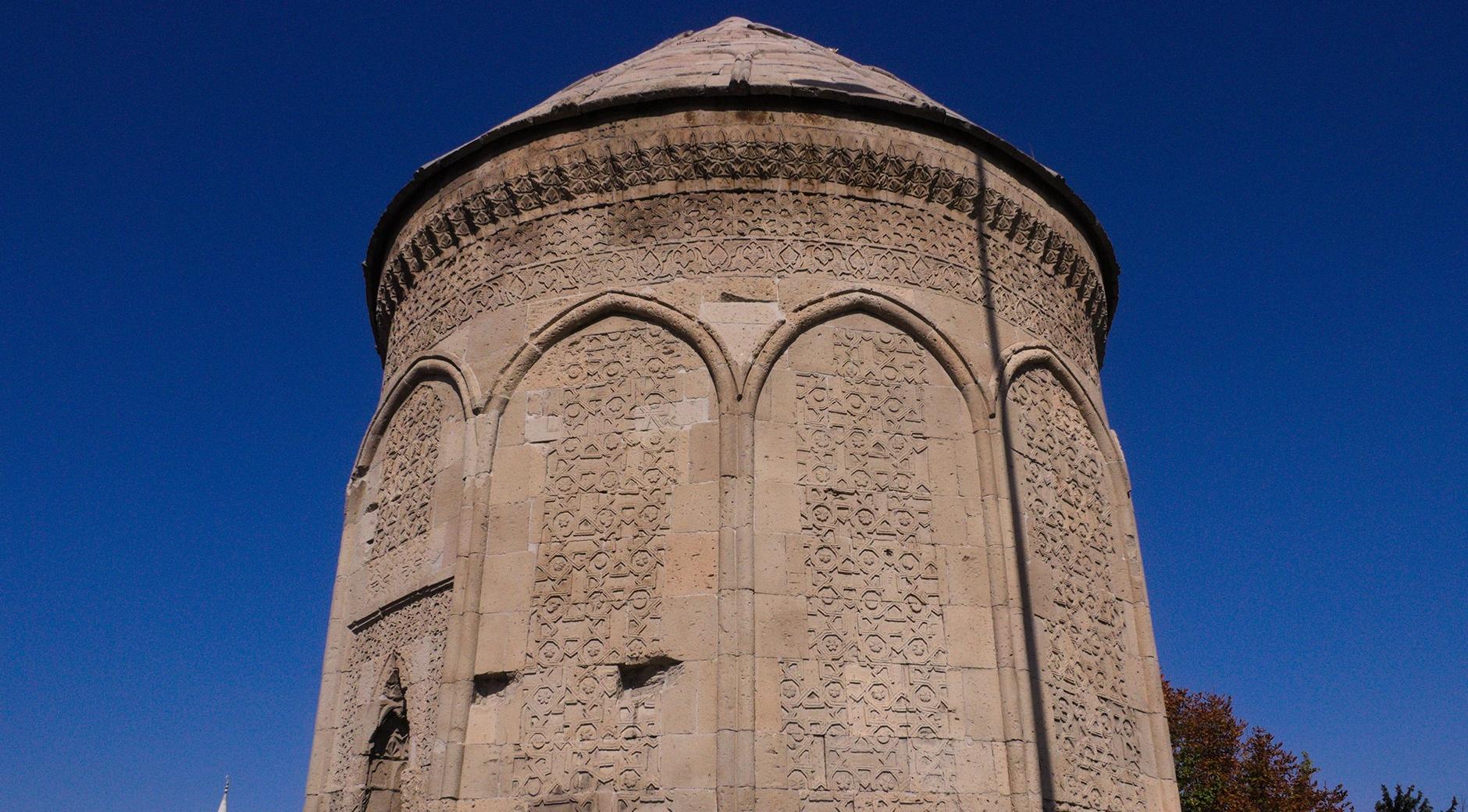 Döner Tomb's image