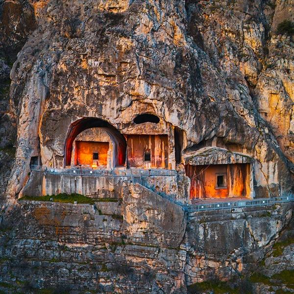 Mount Harşena and the Rock Tombs of Pontic Kings