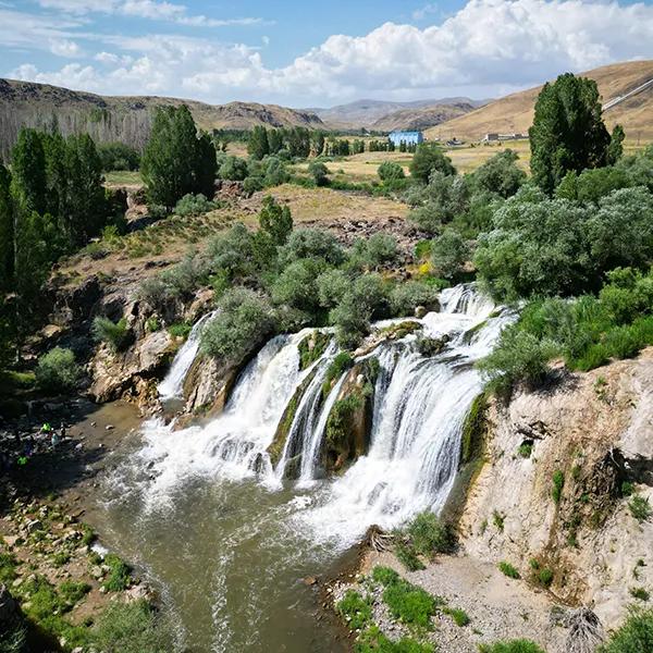 Muradiye Waterfall