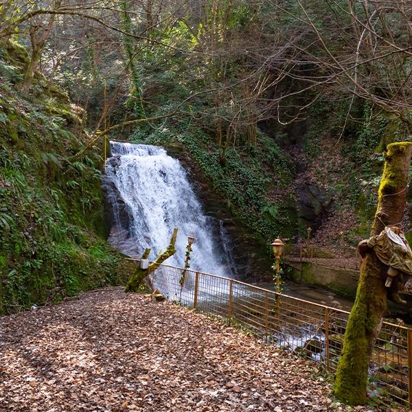 Nüzhetiye Waterfall