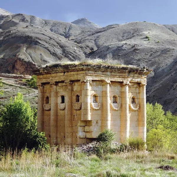 Ozan Monument