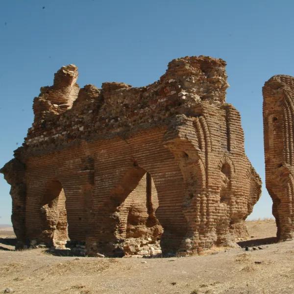 Üçayak Church