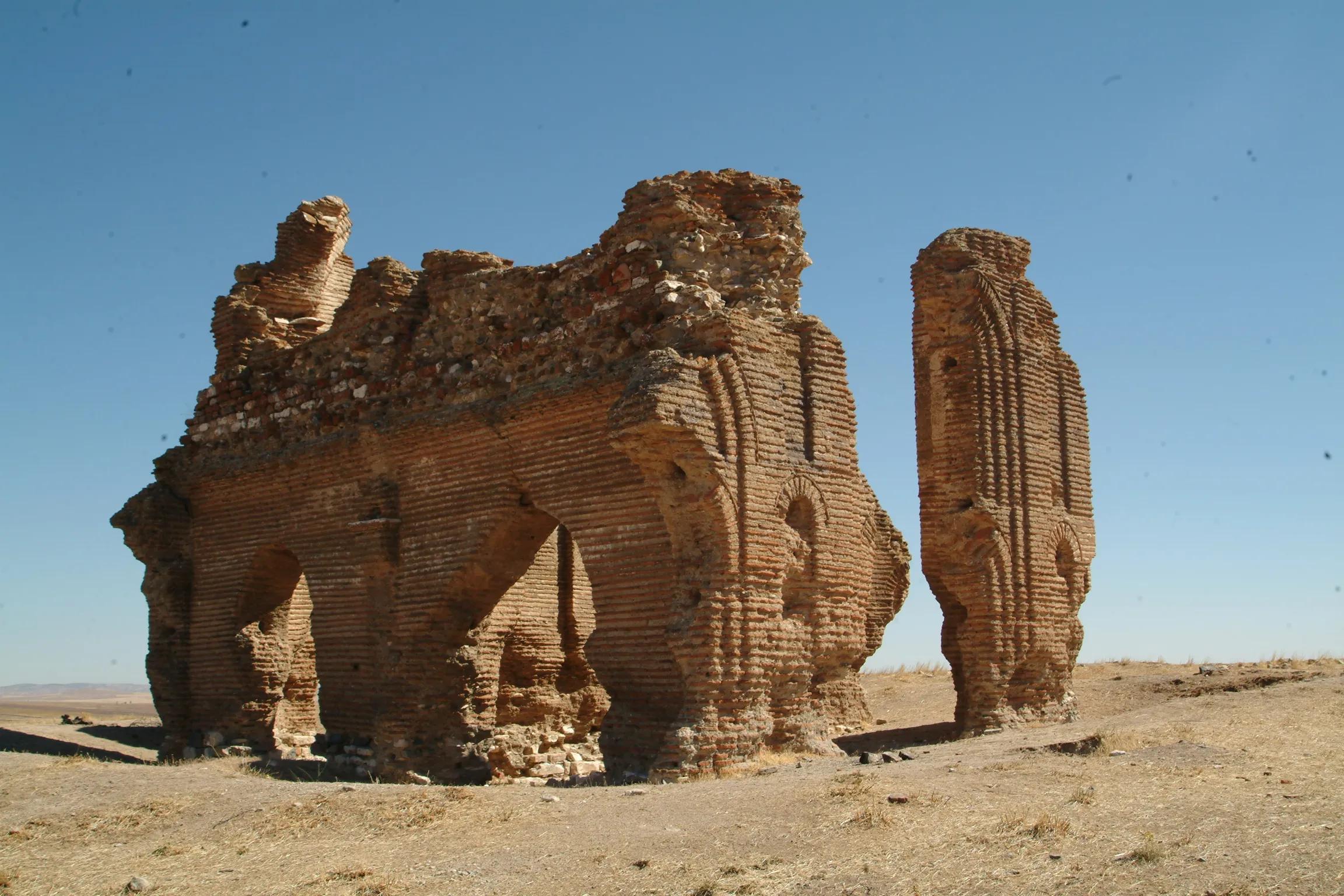 Üçayak Church's image