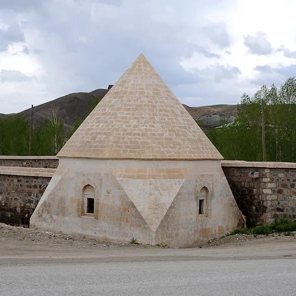 Hasan Bey Madrasa 