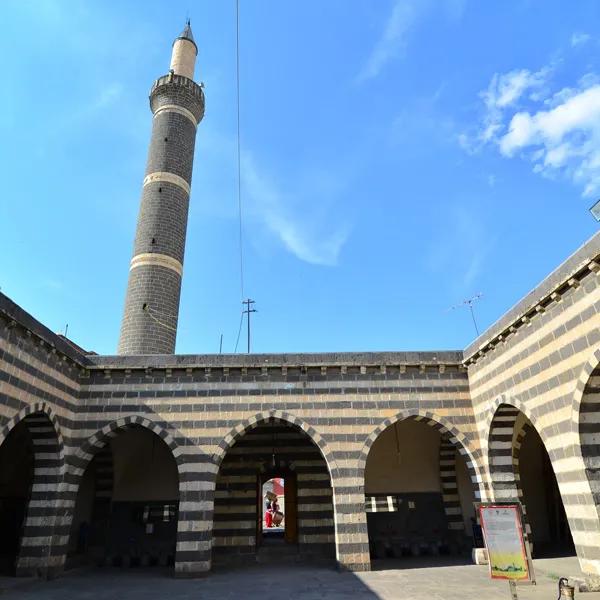 Hüsrev Pasha Mosque