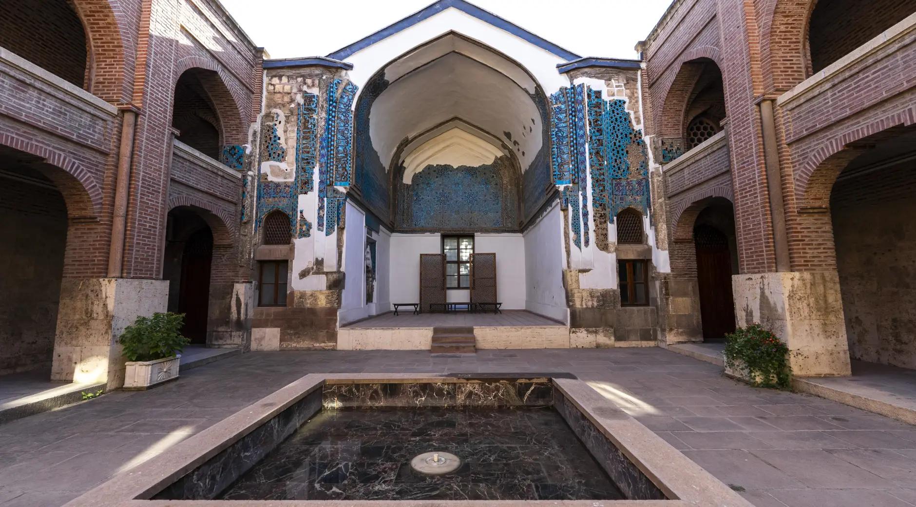 Sırçalı Madrasa's image